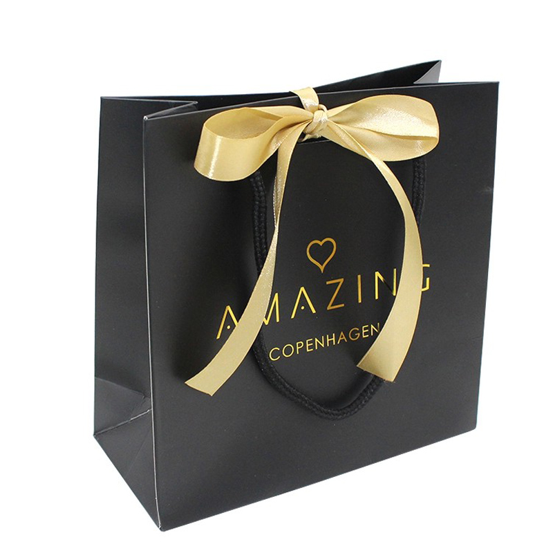 Custom Black Matte Gold Foil Logo Paper Gift Bag With Rope Handle